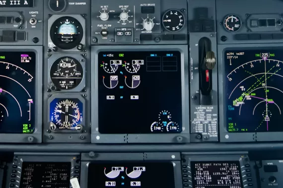 A view of the instruments and measurements in an airplane cockpit